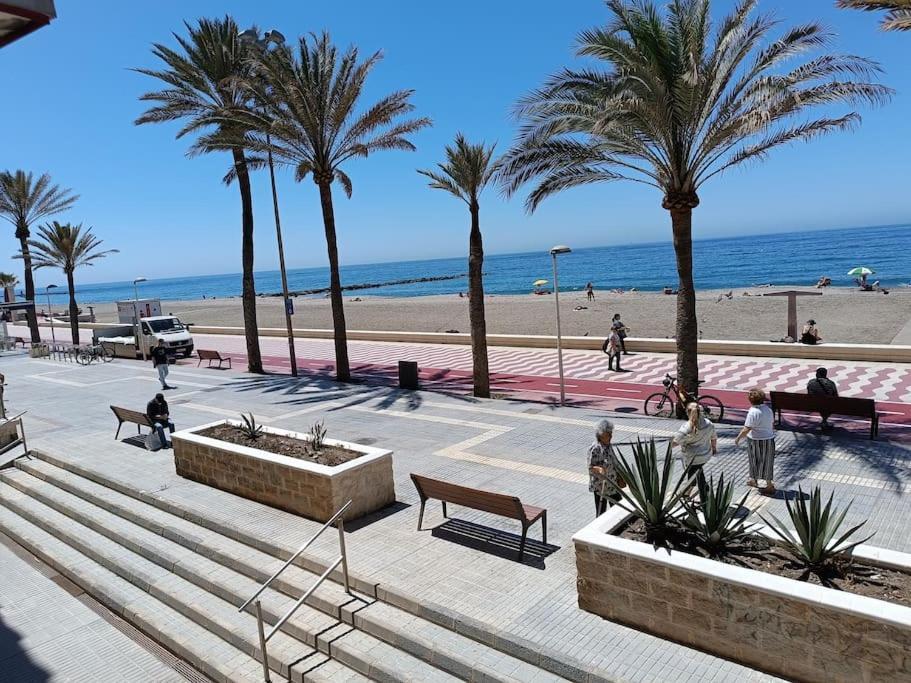 Piso Primera Linea Playa Алмерия Екстериор снимка