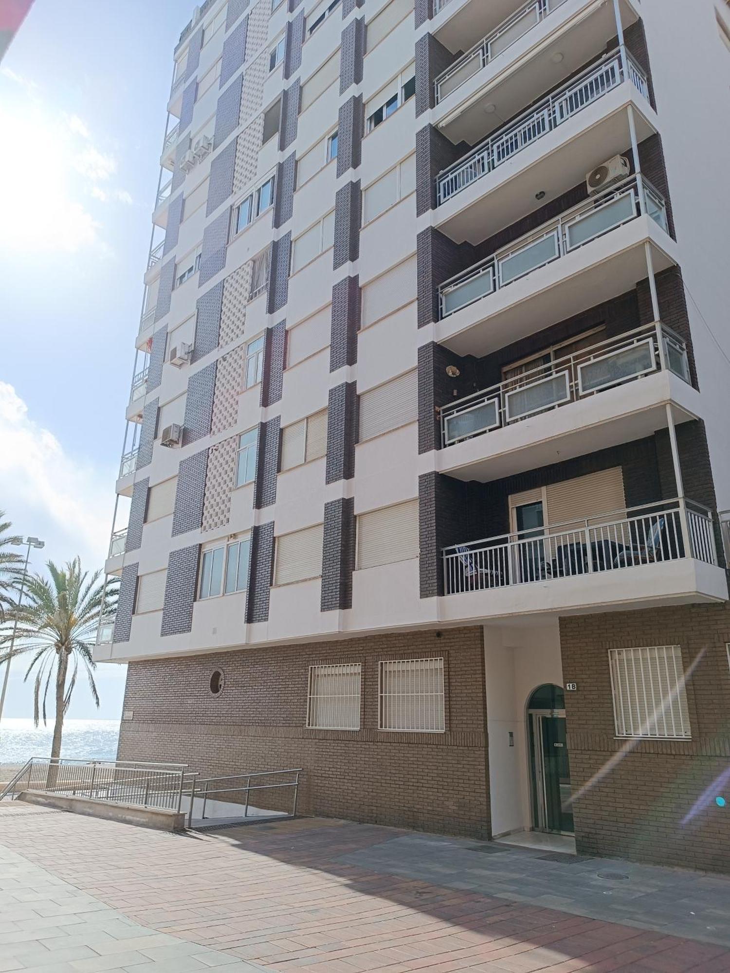 Piso Primera Linea Playa Алмерия Екстериор снимка